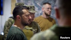 Președintele ucrainean Volodimir Zelenski, pe linia frontului de la Donețk