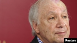 Mедијаторот Метју Нимиц.