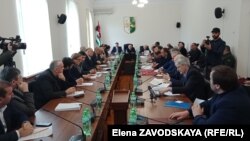 Депутаты решили создать еще одну комиссию для всестороннего изучения вопроса разведки и добычи нефти в Абхазии