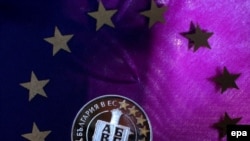 Monedha bullgare prej argjendi me një vlerë nominale rreth 1.95583 leva (1.00 euro).