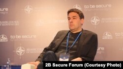 Reitschuster: Moramo da prestanemo biti glupi