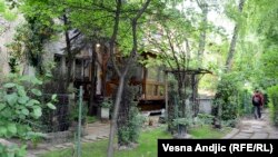 Sramota je svih vlasti ove zemlje, uključujući i one u vreme komunizma, što Staro sajmište, mesto logora iz Drugog svetskog rata u Beogradu (tada teritorija Nezavisne države Hrvatske), još nije postalo memorijalni centar