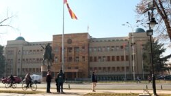 И пред Собранието нема да може да се движат возила