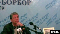 Жусупжан Жээнбеков.