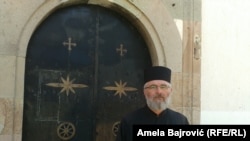 Radije ćemo raskinuti ugovor o davanju parcele sa Gradom: protojererj Tomislav Milenković