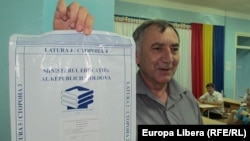 Printre reclamanți figurează și Ion Iovcev, directorul Liceului "Lucian Blaga" din Tiraspol