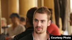 Валентино Апостоловски.