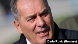 Nisu to nikakvi humanitarci, nego paravojska: Dragan Mektić