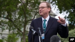 კევინ ჰასეტი ეკონომიკის საკითხებში დონალდ ტრამპის მრჩეველი იყო მისი პრეზიდენტობის პირველ ვადაშიც.