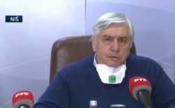 „Imamo potpunu kontrolu nad situacijom u Nišu“, izjavio je na konferenciji za medije 16. aprila epidemiolog iz Instituta za javno zdravlje Niš Branislav Tiodorović.