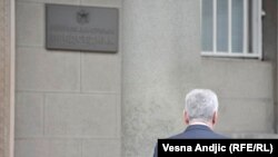 Mandat predsednika ili predsednice ima svoj zaseban kalendar, sasvim nezavisan od onog kojim se meri mandat izvršne vlasti, i obično traje pet godina