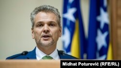 To je u svakom slučaju unutrašnje pitanje Parlamentarne Skupštine koja ima pravo da bira članove ove Komisije, kaže Johann Sattler.