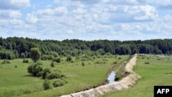 Эстония планирует построить 40 километров противотанковых рвов на юго-восточной границе к 2027 году, усиливая оборону Балтийского региона. Фото иллюстративное