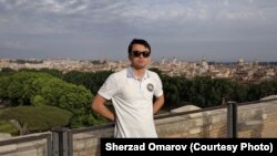 Қазақстандық Шерзад Омаров Римге саяхаты кезінде.
