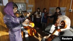 Proba u kabulskoj Muzičkoj akademiji