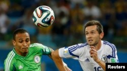 Peter Odemwingie (majtas) ka zgjedhur që të luajë për Nigerinë, edhe pse ka lindur dhe është rritur në Rusi.