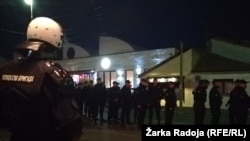 Kordon policije ispred Dorćol Platza, 30. maj 2019.