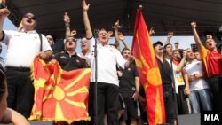 По неуспехот на ракометната и на ватерполо репрезентацијата во квалификациите, честа на екипните спортови остана да ја бранат кошаркарите кои бркаат пласман на Олимпијадата.