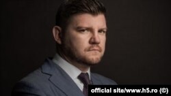 Pisaroglu spune că a lucrat în calitate de consultant cu Viorica Dăncilă, George Simion și cu Nicuşor Dan.