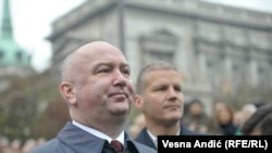 Popović traži da se Stoltenberg izjasni