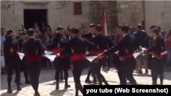 Bokeljska mornarica, 15.februar 2017. Kolo Sv.Tripuna ima 15 plesnih figura, od kojih se najčešće izvodi njih osam.