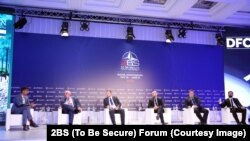 Panel o “Dobu dezinformisanja: razvijanje otpornosti i život u lažima” u Budvi