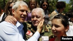 Boris Tadić sa pristalicama, Prokuplje, 10. maj 2012.