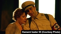 Detalj iz predstave "Helverova noć": Mirjana Karanović i Ermin Bravo