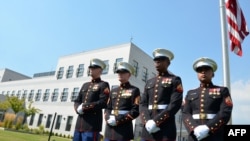 Američki marinci ispred Ambasade Sjedinjenih Država u Sarajevu (fotoarhiv)