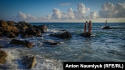 Дети на пляже под Балаклавой. Архивное фото