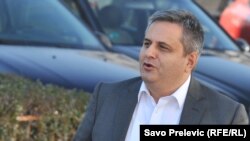 Mekejn je grubi navijač režima u Crnoj Gori: Slaven Radunović