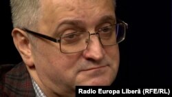 „Ați observat cum dl Candu a și înmânat și anumite diplome unor oameni care nu s-au înregistrat la forum?”