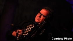 Славниот француски виртуоз на хармоника Ришар Галијано.