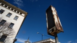 От тази колона са звучали речите на Тодор Живков по време на манифестации