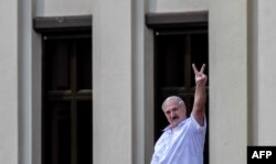 Александър Лукашенко по време на проправителствения митинг в Минск