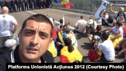 George Simion și participanții la marșul său unionist opriți la granița cu R. Moldova