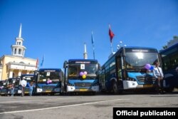 Автобусы китайского производства Hengtong, закупленные в мае 2017 года частной компанией для маршрута №35.