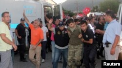 Privođenje pučista, Turska