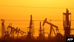 Prețul țițeiului crește pe fondul așteptărilor legate de o nouă creștere a economiei chineze.