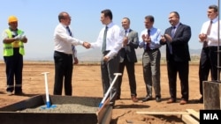 Премиерот Никола Груевски присуствуваше на почетокот на изградбата на фабрика за автобуси од белгиската компанија „Ван Хол“.