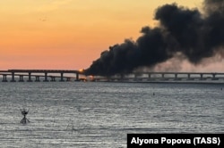 Пожар на Керченском мосту после взрыва, 8 октября 2022 года