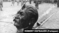 Sztálin ledöntött szobra, Budapest, 1956. október