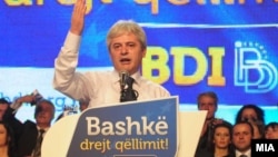 Али Ахмети на предизборен митинг на ДУИ, 2011.