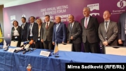 Mirko Šarović (drugi s desna) na Godišnjem sastanku EBRD