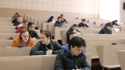 Ministar Mladen Šarčević kaže da će na fakultetima prijemni za buduće brucoše svakako biti pomeren, a isto tako pomeraće se i ispitni rokovi