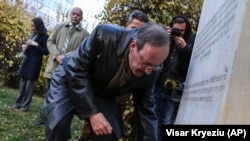 Kosovo se mora izboriti s korupcijom: Eliot Engel