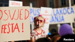 Detalj sa prosvjeda zbog kurikularne reforme u Zagrebu