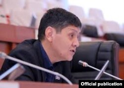 Назарали Арипов.