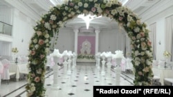 Sală de nunți la Dușanbe, Tajikistan, în 2020. 