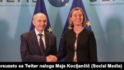 Mustafa takohet me Mogherinin